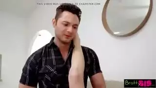 قناة إباحية غير مقيدة تحت أشعة الشمس