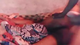 إباحية شرق أوسطية: الاستفادة من فتحة صديق نائم