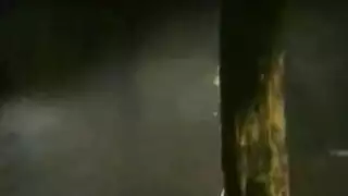 معجبة ممتلئة تستمني لمشهد إباحي لأخيها