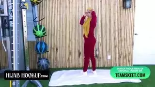 راجل يهدد مراته بالضرب لو م استسلمت له